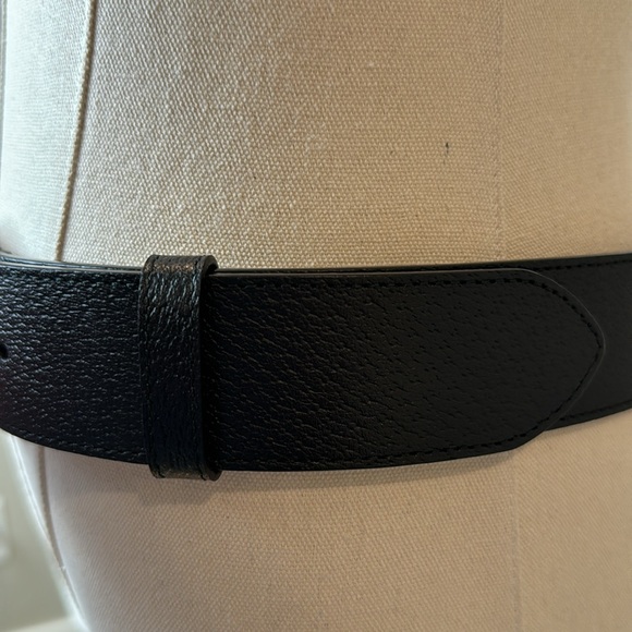 Gucci GG MARMONT WIDE BELT. Black with gold buckle. - Picture 5 of 6